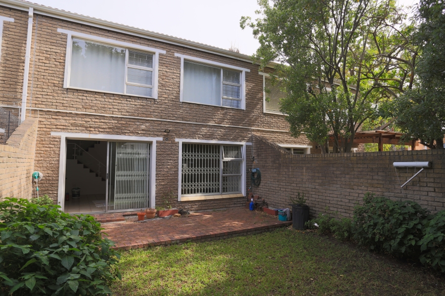 To Let 3 Bedroom Property for Rent in Kenilworth Western Cape